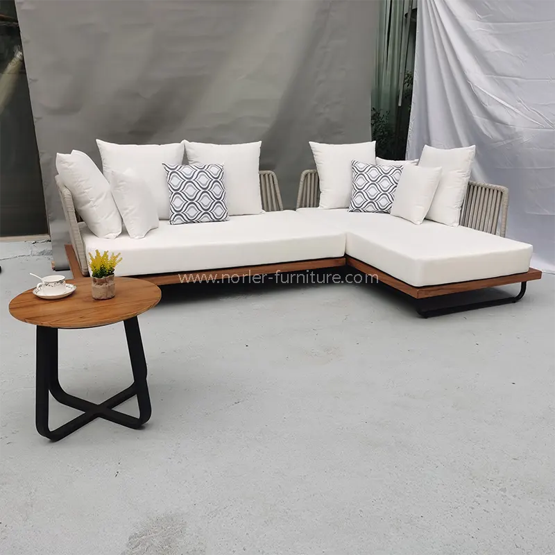 Er teak tre virkelig den regjerende mesteren for din utendørs sofa