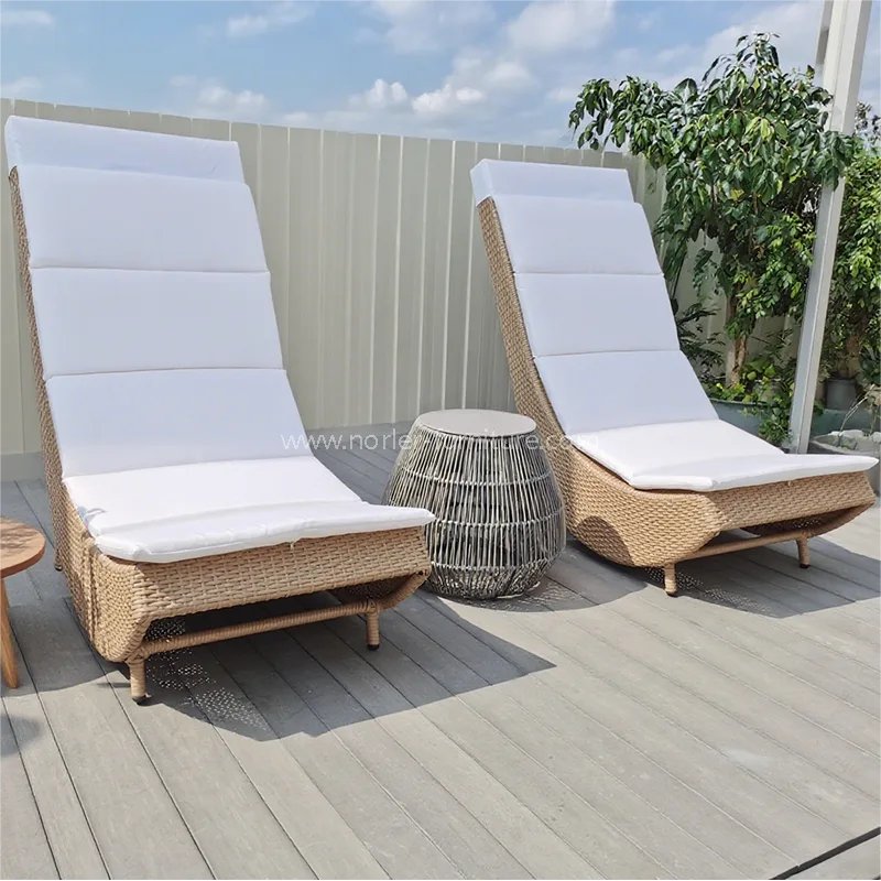 Utendørs fritid Aluminium Frame Pe Rattan Sun Lounger